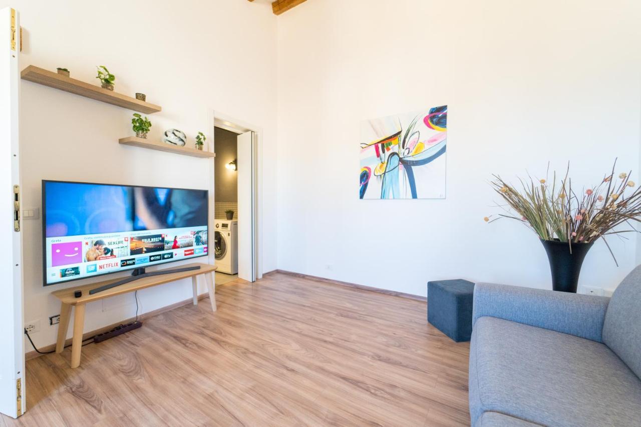 A Look At Ortigia - Bright Apartment *
